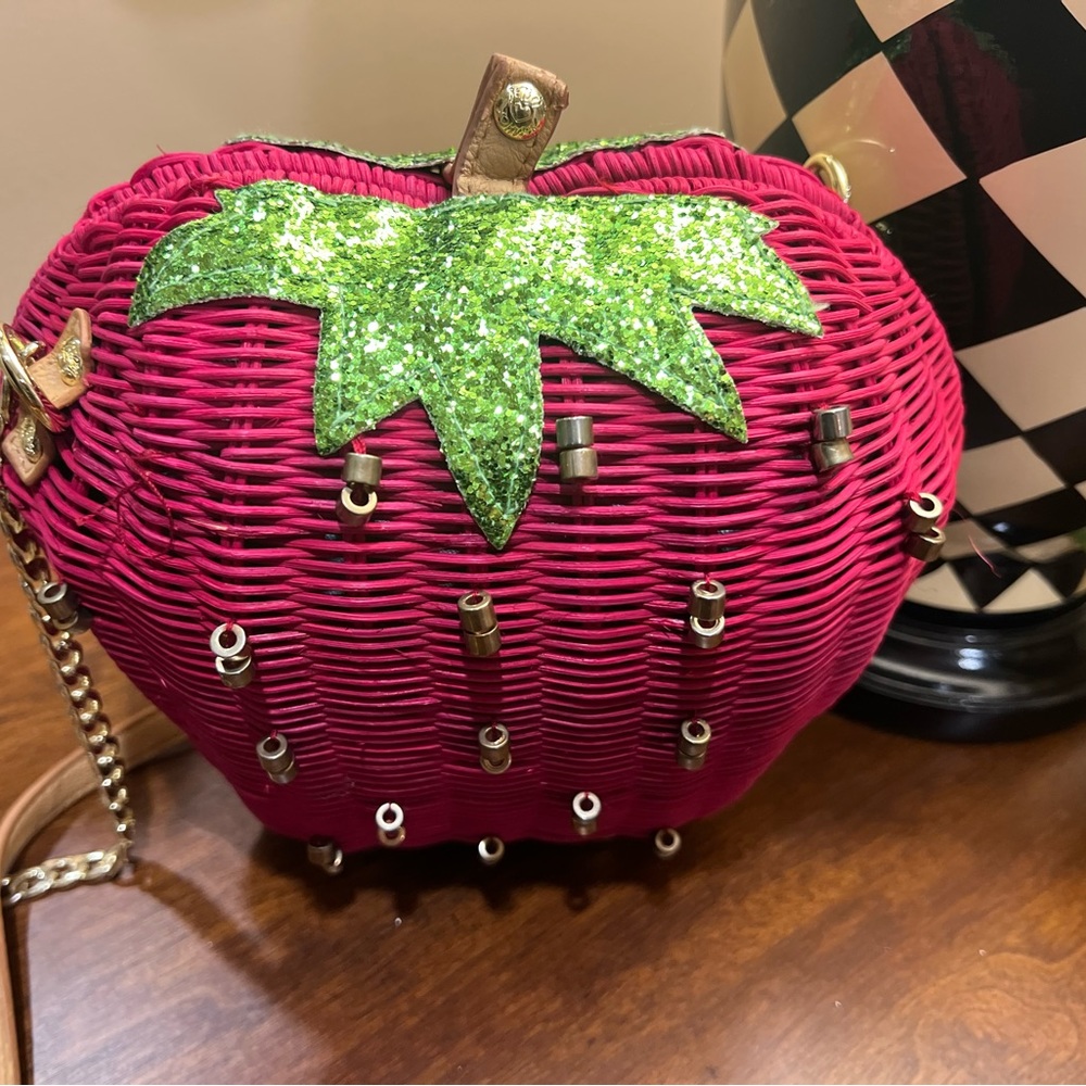 Betsey johnson wicker strawberry purse rare novelty kitsch